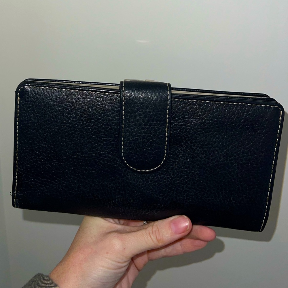 Rather bifold wallet with coin pocket.